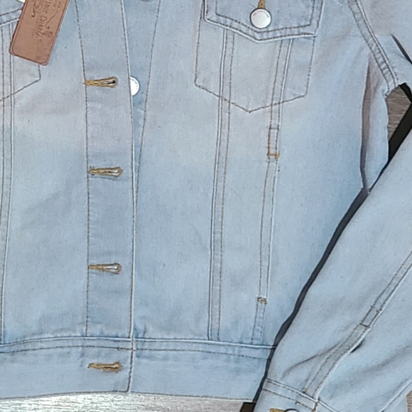 NWT'S - ASHLEY-VINTAGE CHARM - Womens Lightwash Jean Jacket, pocket - Size Large - Picture 3 of 4
